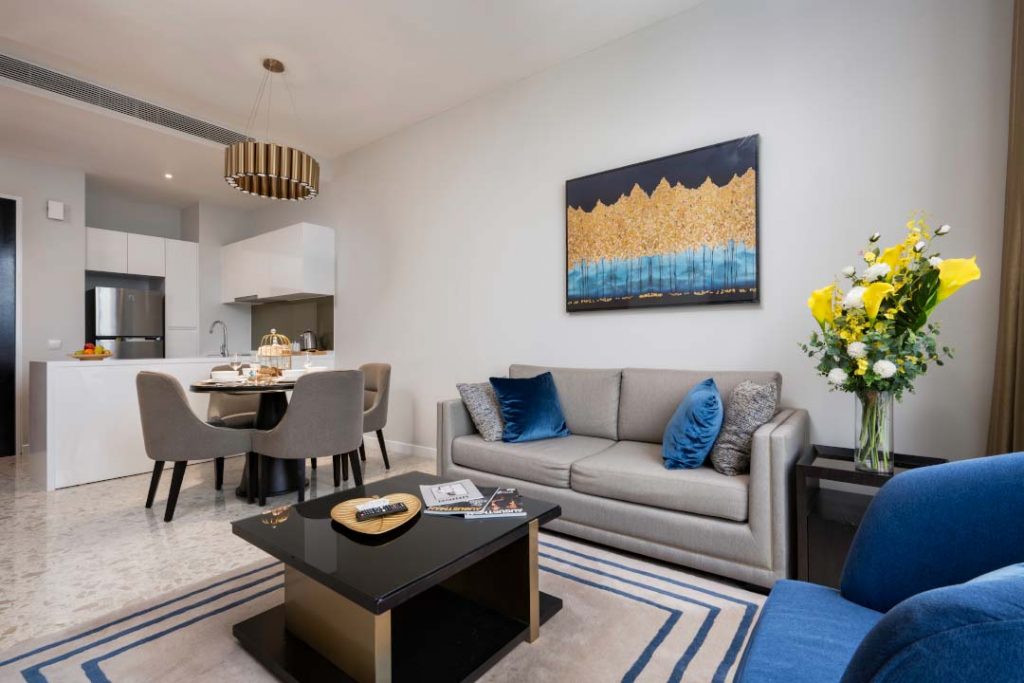 Pavilion Ceylon Hill Suites, Bukit Bintang by Perfect Host Living room