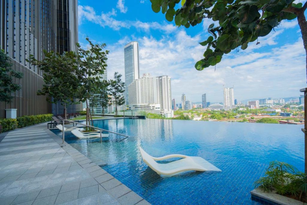 Pavilion Embassy Suites KL by Perfect Host swiming pool