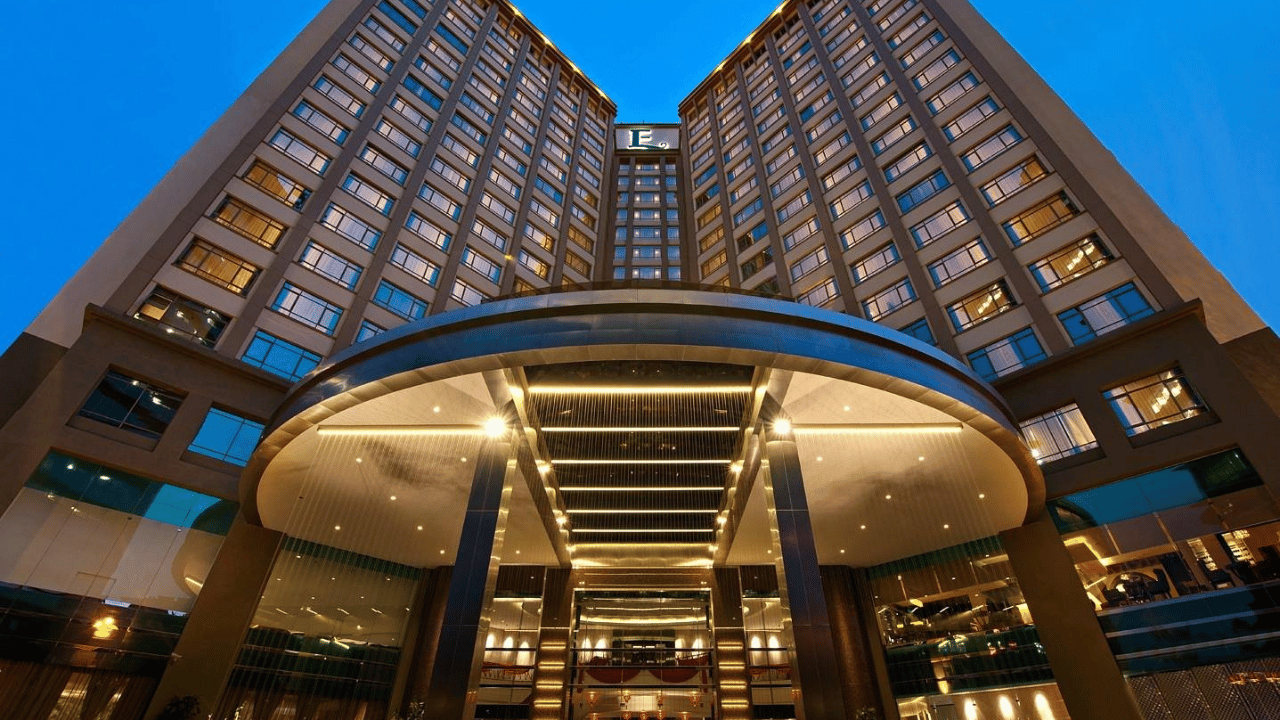 Eastin Hotel Exterior